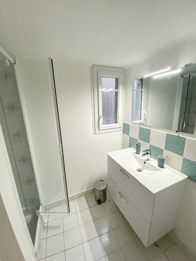 Appartement Bord De Mer, Hypercentre Dinard, Parking Prive