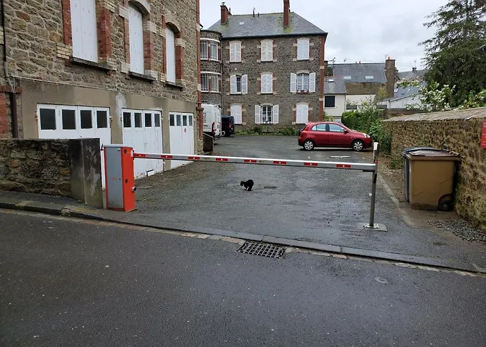Apt Bord De Mer, Hypercentre Dinard, Parking Prive